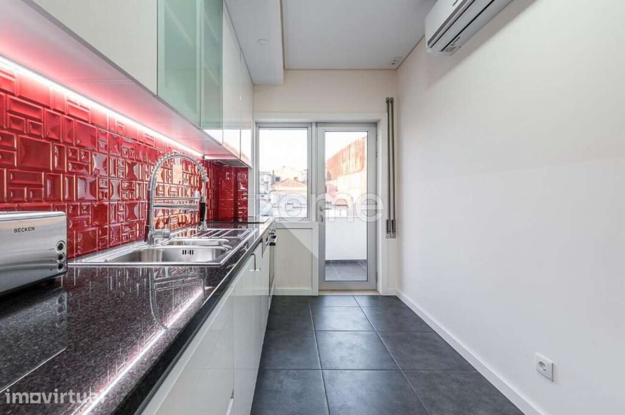 Apartamento luminoso T2+1 com varanda na Avenida Rodrigues de Freitas - Grande imagem: 4/33