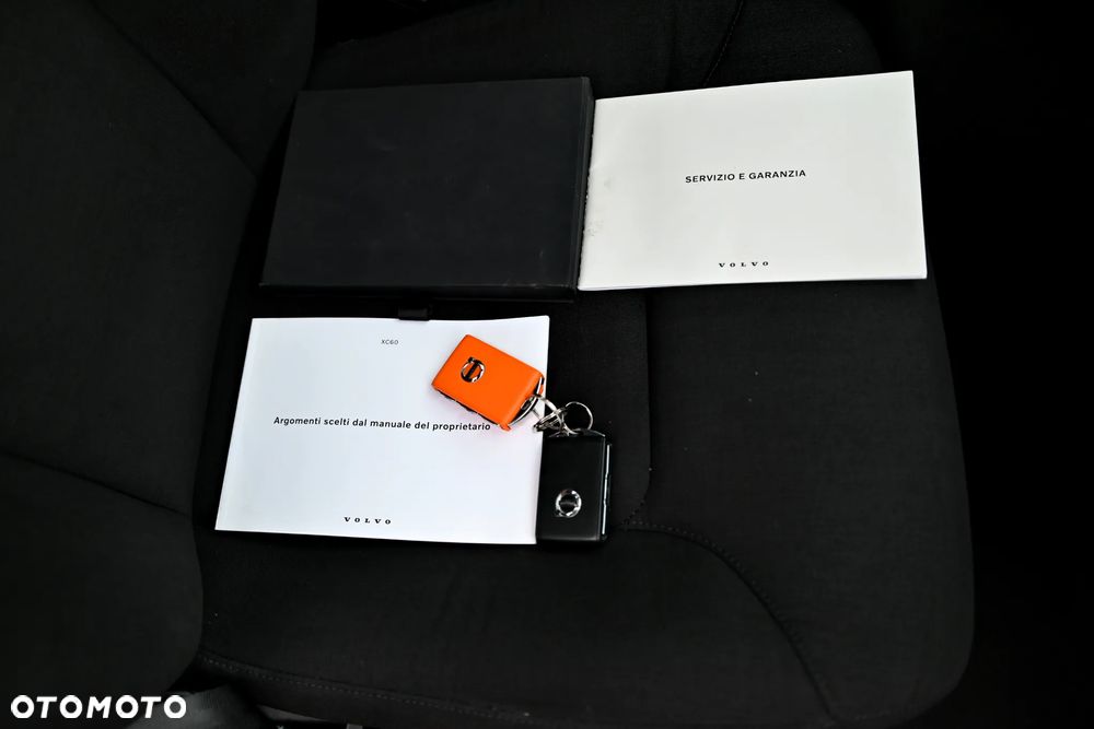 Volvo XC 60 B4 D AWD Geartronic Momentum Pro - 40