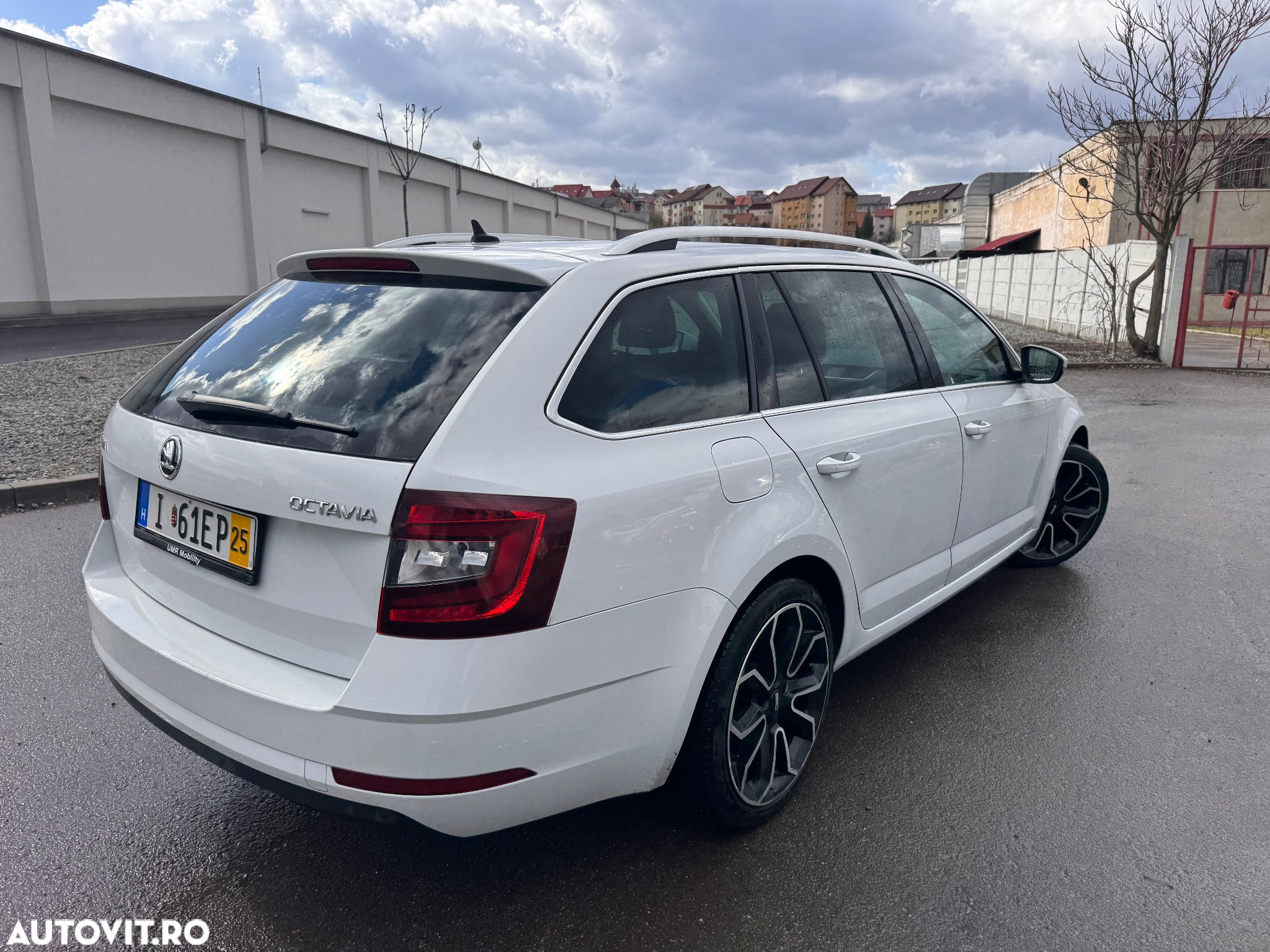 Skoda Octavia Combi Diesel 1.6 TDI Style - 16