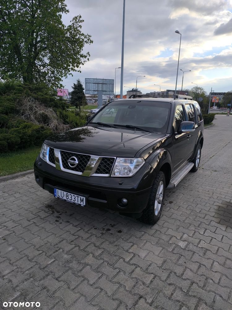 Nissan Pathfinder 2.5 D LE - 1