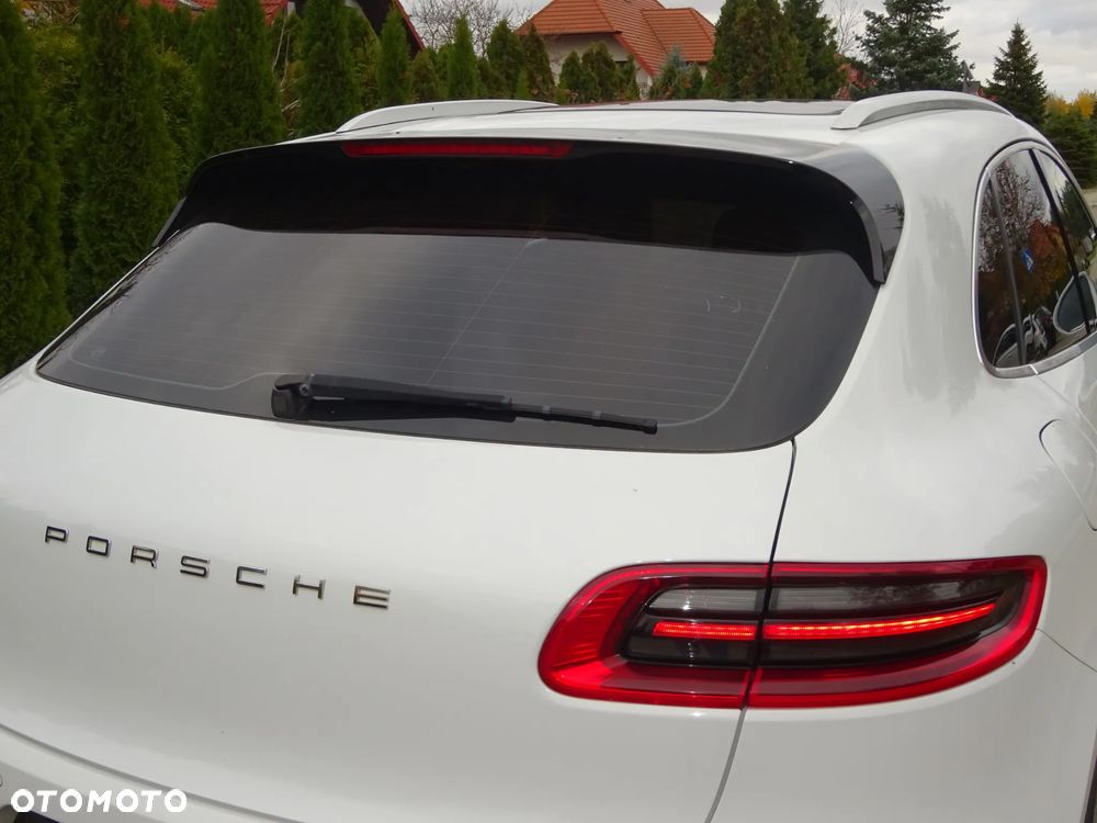 Porsche Macan - 24
