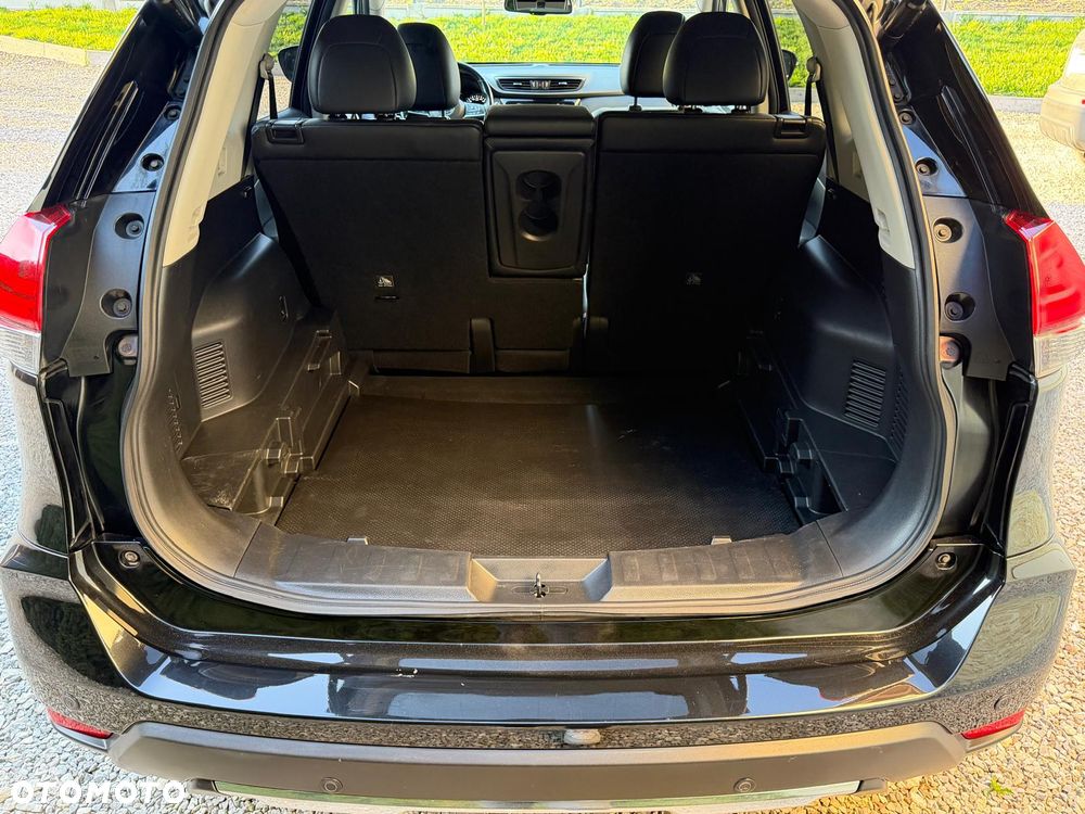 Nissan X-Trail 2.0 dCi Tekna 4WD Xtronic - 35