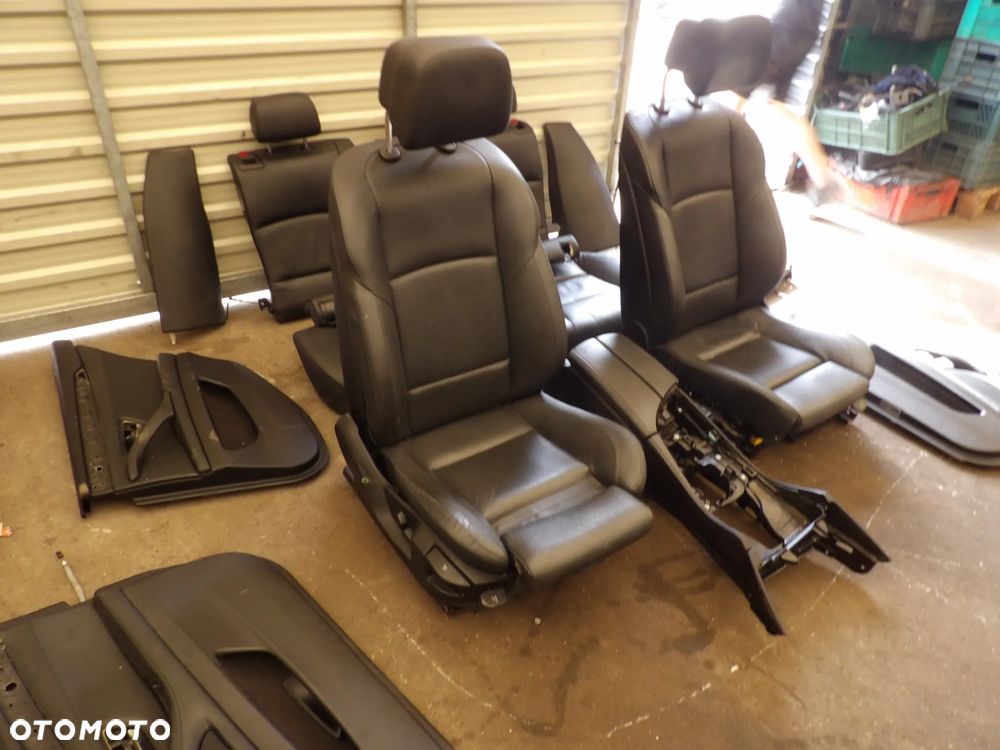 BMW - F11 - ZESTAW KANAP , FOTELI I BOCZKÓW - UK - 9