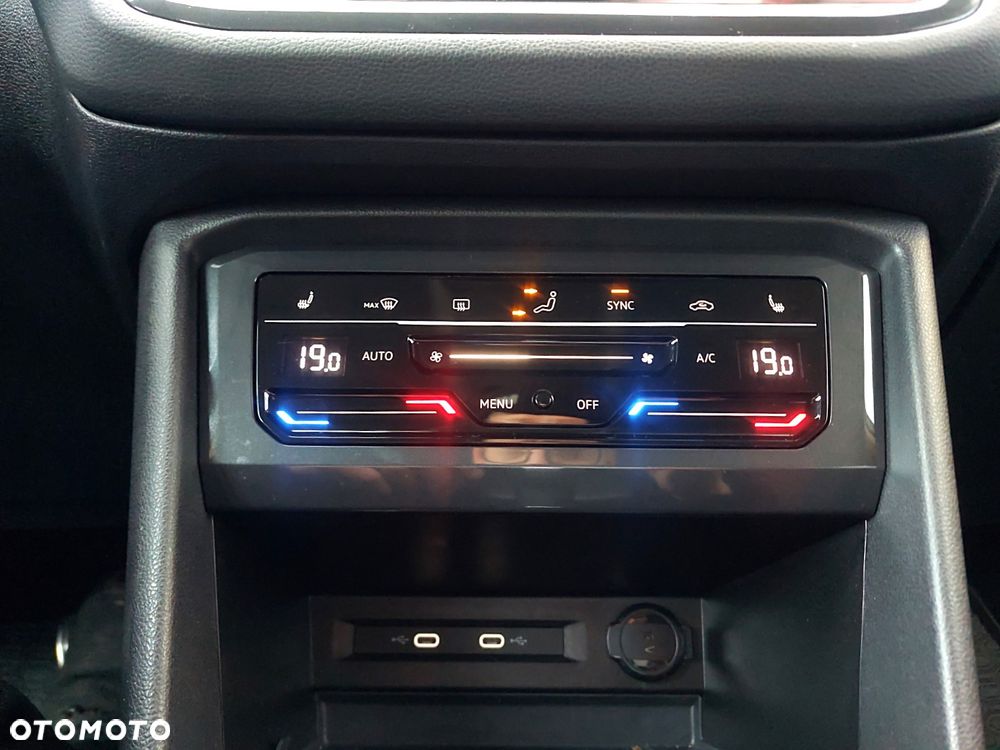 Volkswagen Tiguan - 30