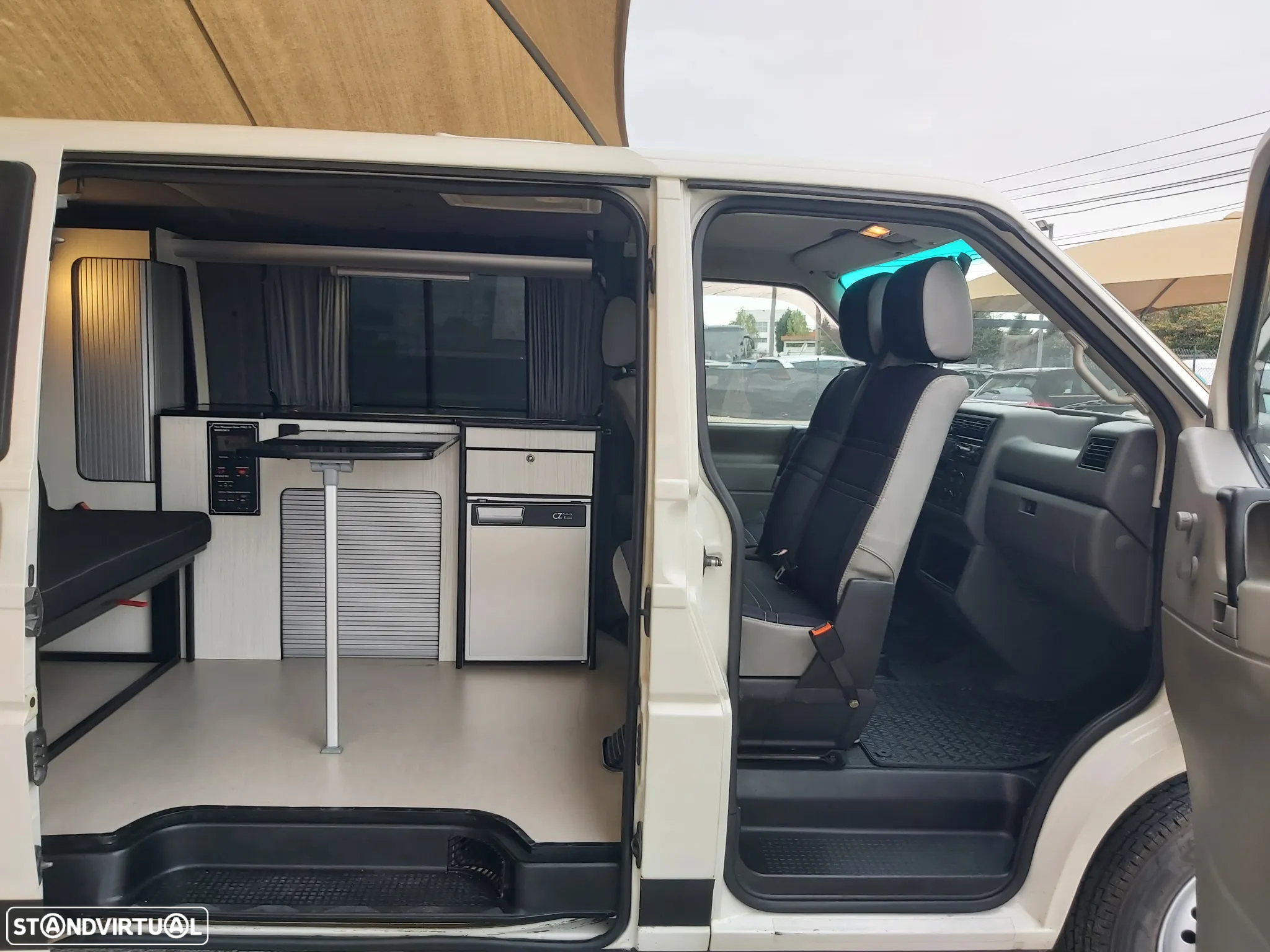 VW California T4 2.5 TDI-California-Campervan - 12