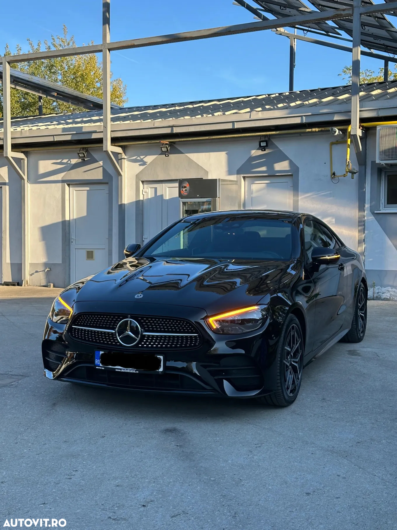 Mercedes-Benz E 220 d 4Matic Coupe 9G-TRONIC Night Edition - 4