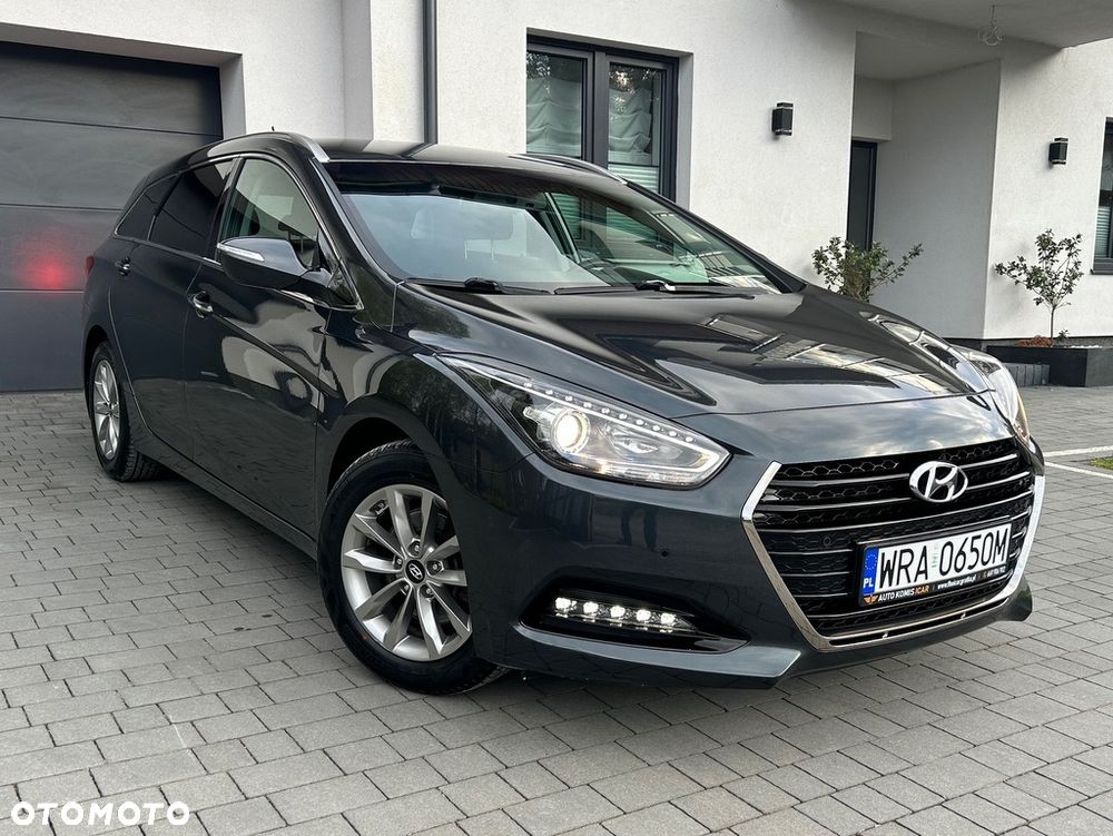 Hyundai i40 Kombi blue 1.6 Family+ - 3