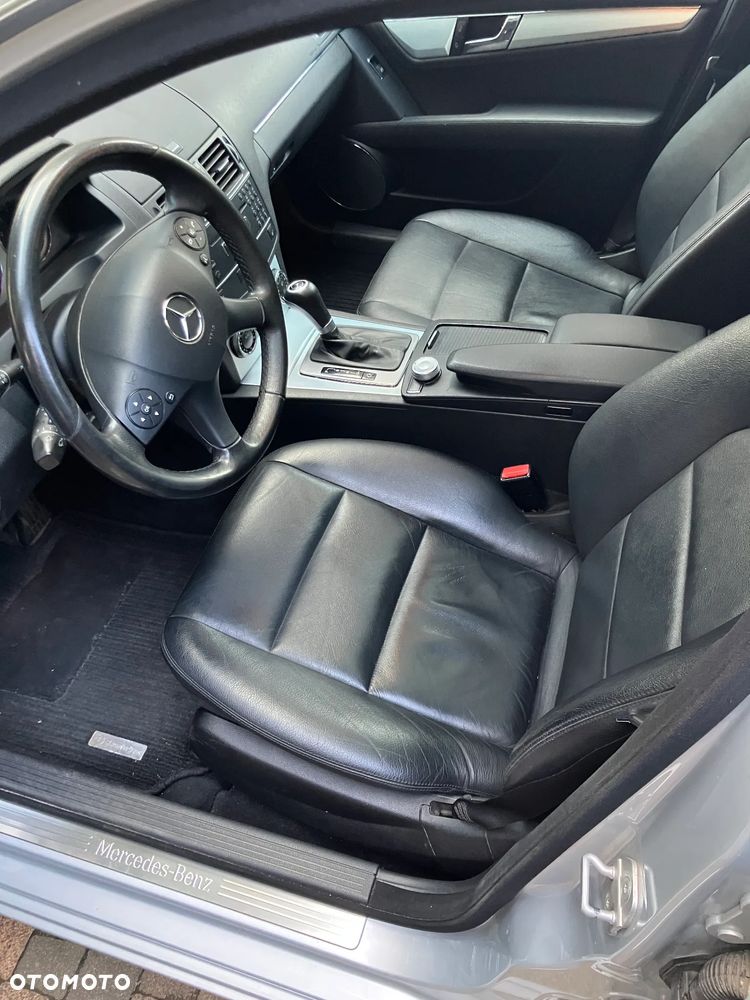 Mercedes-Benz Klasa C 350 7G-TRONIC Avantgarde - 26