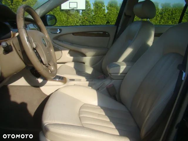 Jaguar X-Type - 17