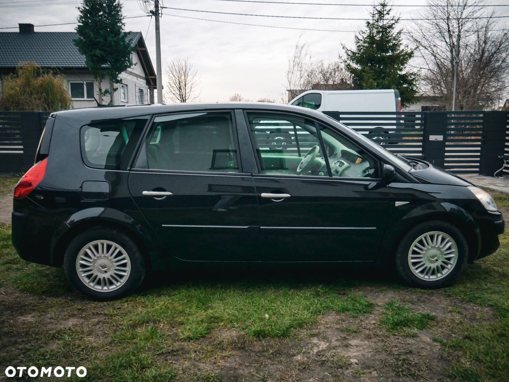 Renault Grand Scenic - 13