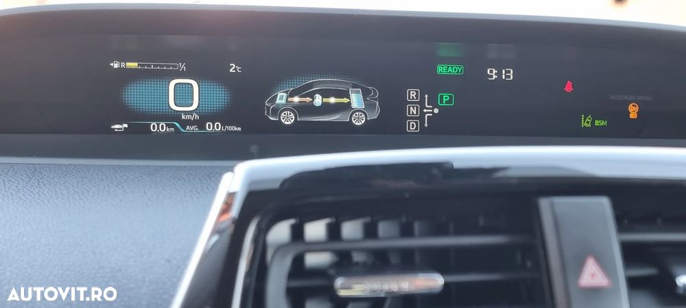 Toyota Prius Hybrid - 9