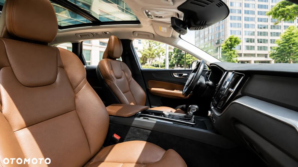 Volvo XC 60 T5 AWD Geartronic Momentum - 6