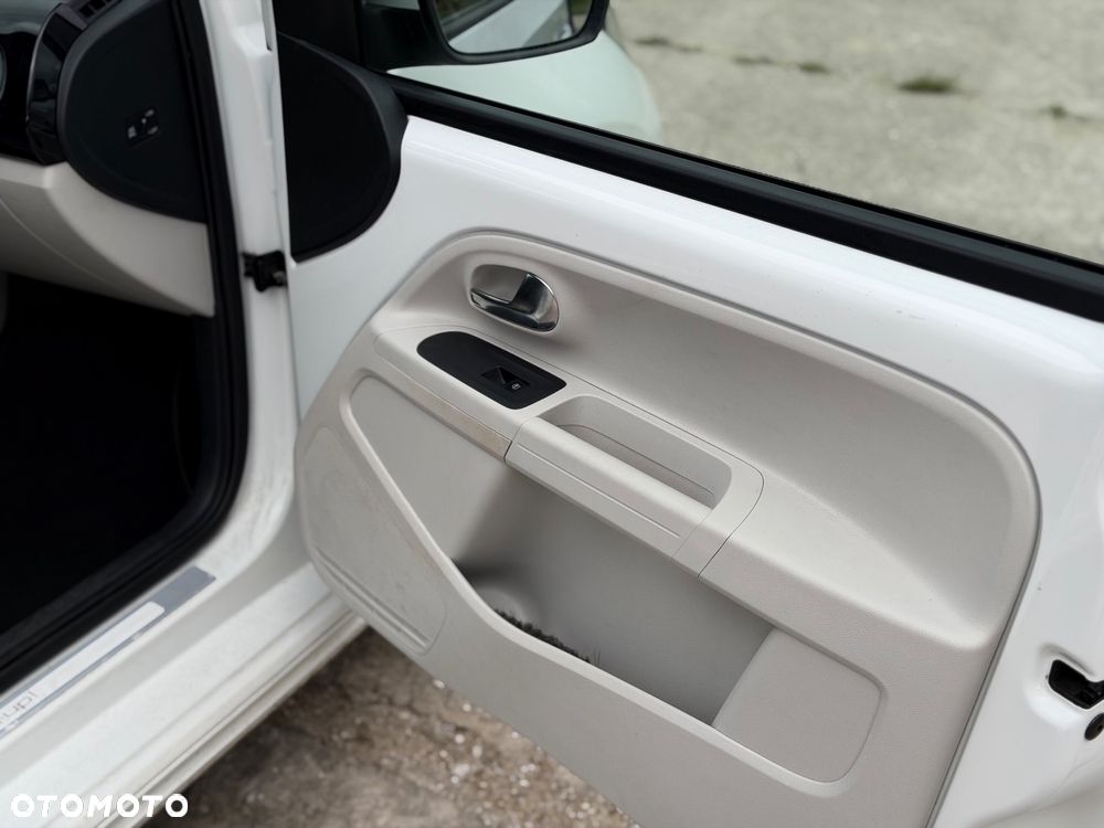 Volkswagen up! e-up - 14