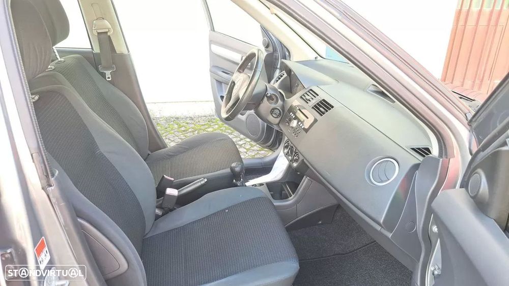 Suzuki Swift 1.3 DDiS GL - 27