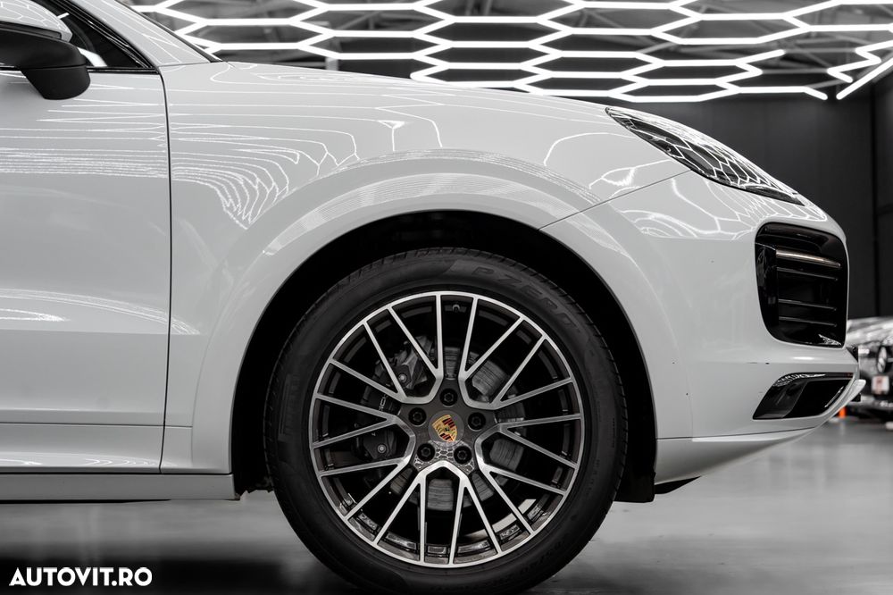 Porsche Cayenne Coupe Tiptronic S Platinum Edition - 6