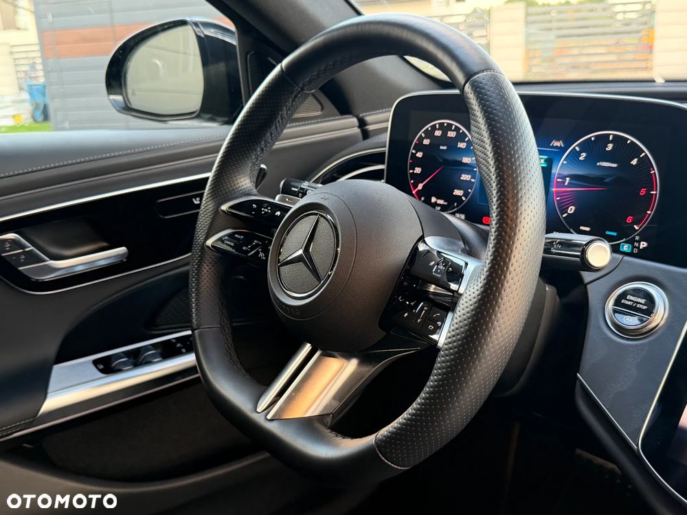 Mercedes-Benz Klasa E 220 d mHEV 4-Matic AMG 9G-Tronic - 29