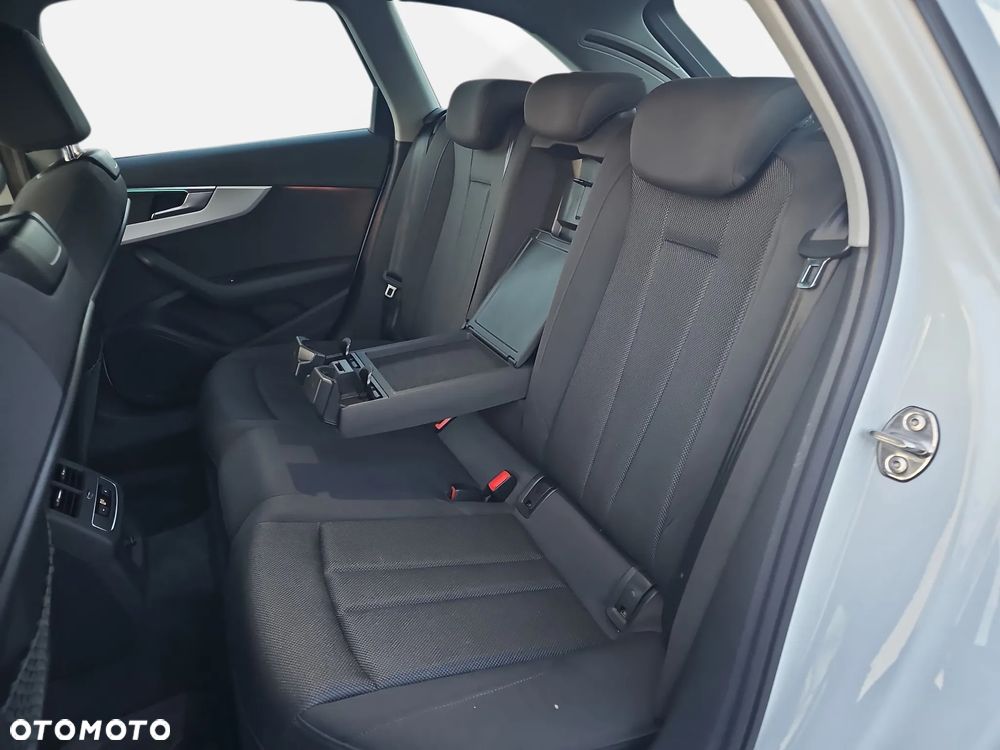 Audi A4 Avant 40 TDI S tronic - 16