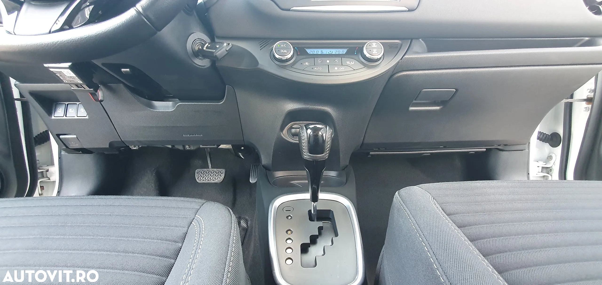 Toyota Yaris Hybrid 1.5 VVT-i Y20 Team Deutschland - 15