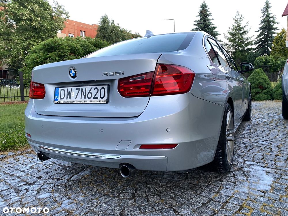BMW Seria 3 335i Luxury Line - 4
