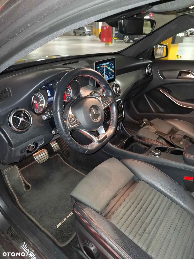 Mercedes-Benz GLA 200 7G-DCT AMG Line - 21