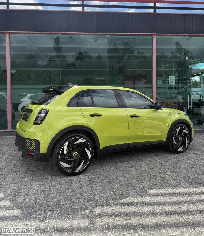 Abarth 600e 54 kWh Turismo - 4