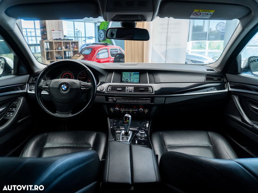 BMW Seria 5 520d AT - 7