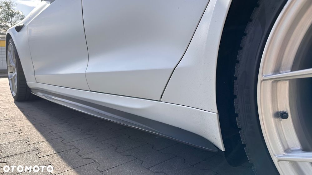 Tesla Model S - 12