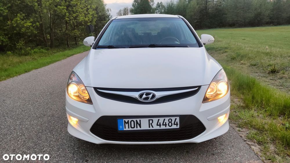 Hyundai i30 1.6 CRDi FIFA WM Edition - 10