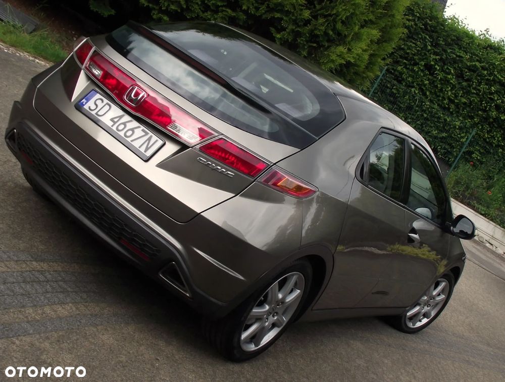Honda Civic 1.8 Executive - 31