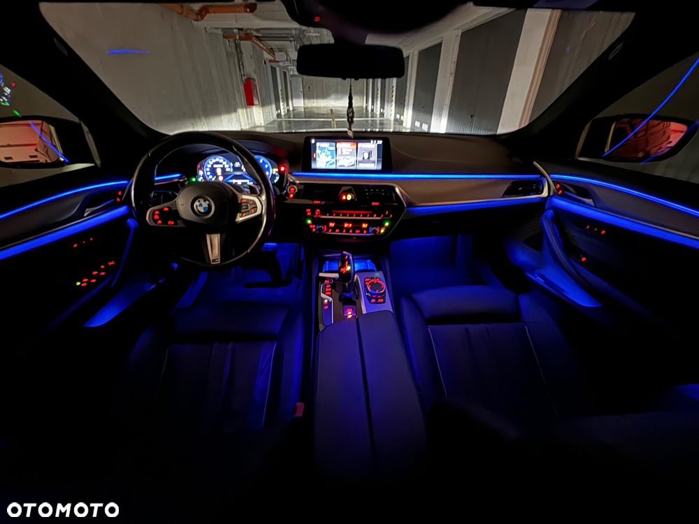 BMW Seria 5 520d M Sport - 37