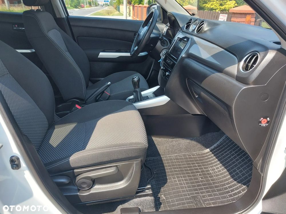 Suzuki Vitara - 25