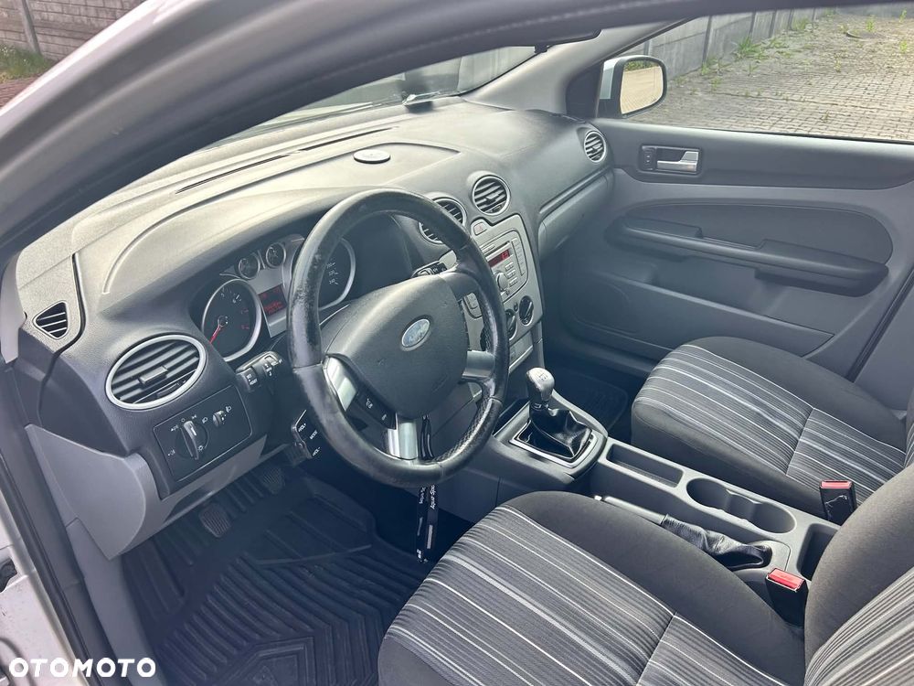 Ford Focus 1.6 Ambiente - 8