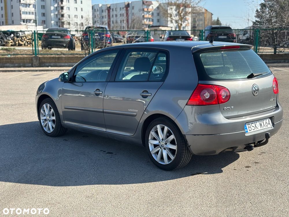 Volkswagen Golf 2.0 TDI United - 4
