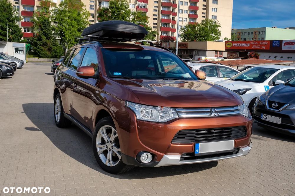 Mitsubishi Outlander 2.0 Instyle Navi CVT - 2