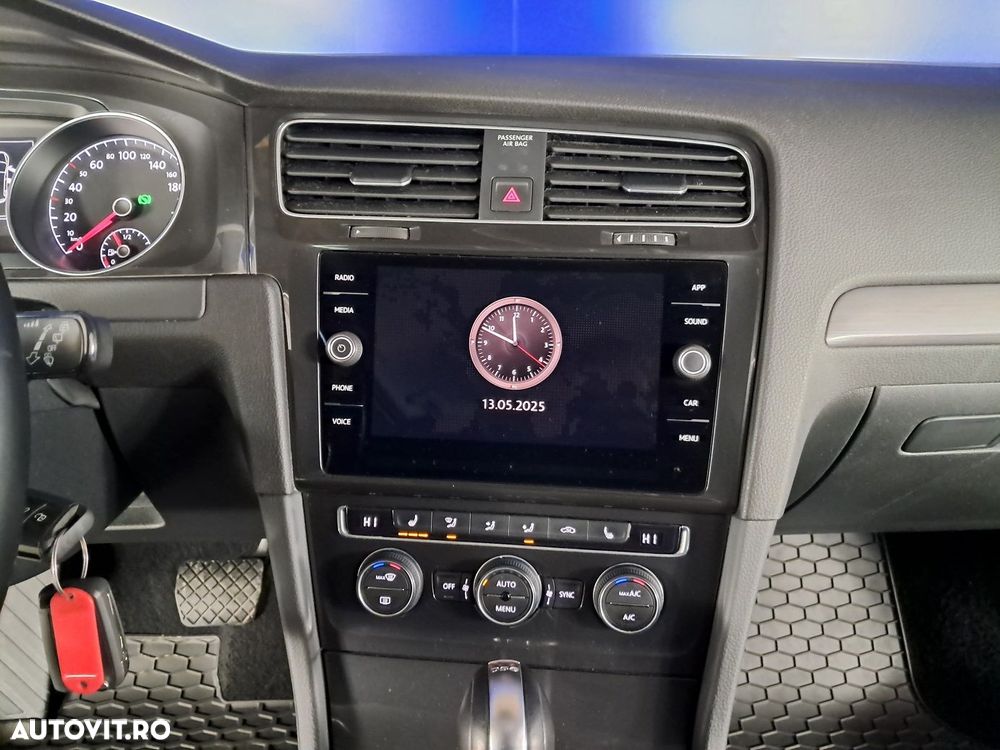 Volkswagen Golf - 13