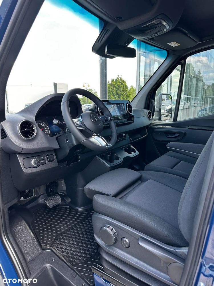 Mercedes-Benz Sprinter - 21