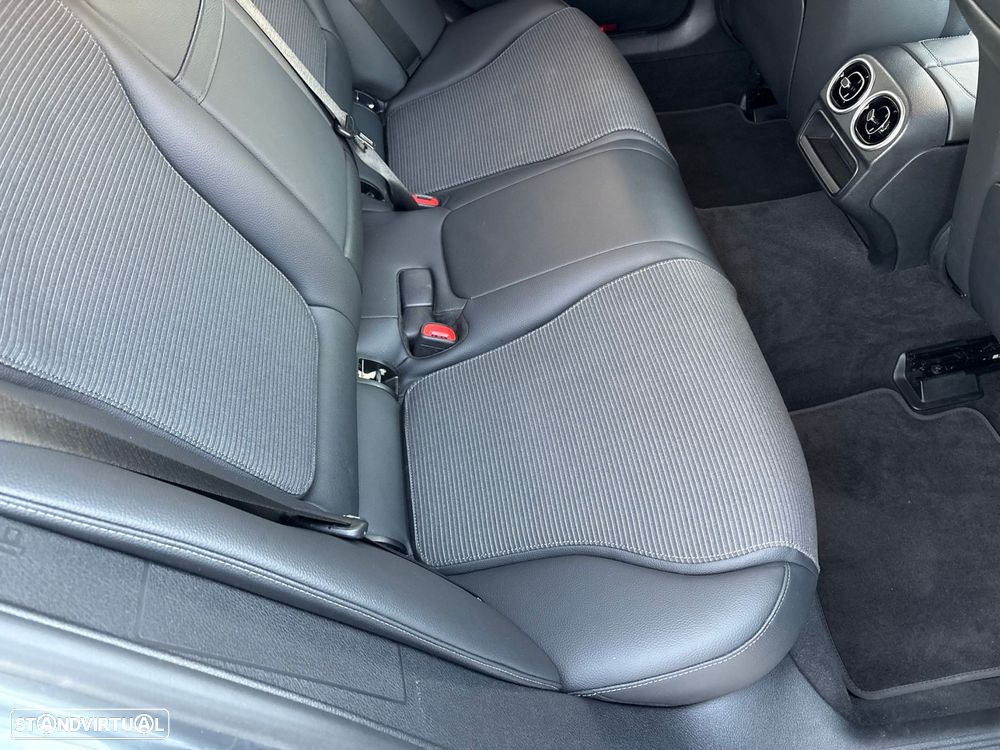 Mercedes-Benz C 300 e Avantgarde - 44