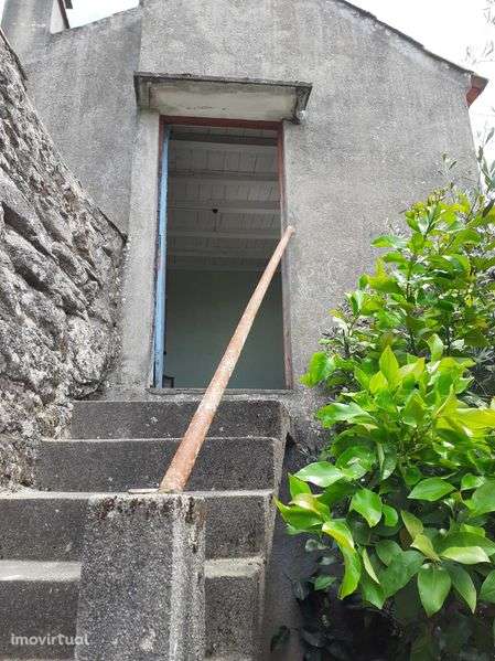 Vende-se Moradia em pedra para remodelação - Grande imagem: 5/12