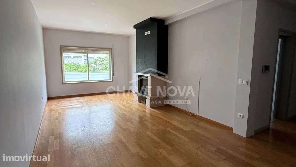 Apartamento T3 - Águas Santas (Próx. do Mosteiro) - Grande imagem: 3/21