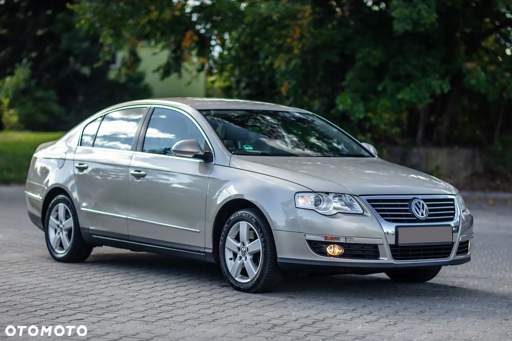 Volkswagen Passat 2.0 FSI Automatik Highline - 2