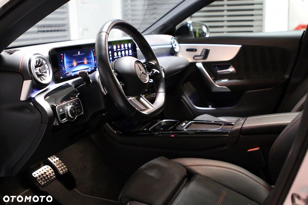 Mercedes-Benz CLA 250 AMG Line 7G-DCT - 21
