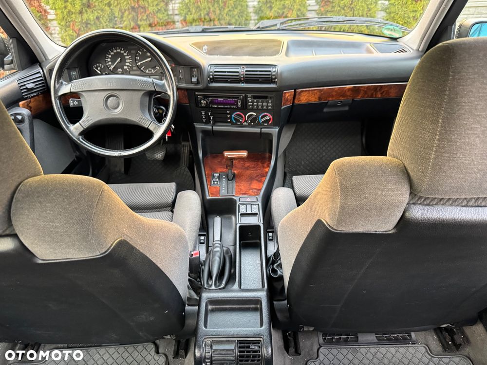 BMW Seria 5 525i - 25