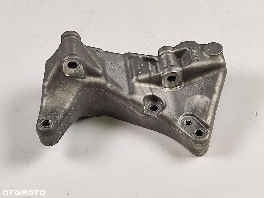 VOLVO XC40 2.0T T4 17-21r Łapa Mocowanie Alternatora - 3