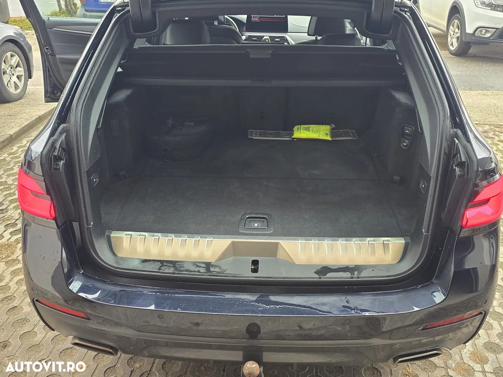 BMW Seria 5 530e xDrive AT PHEV - 33