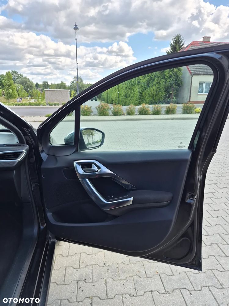 Peugeot 2008 - 13