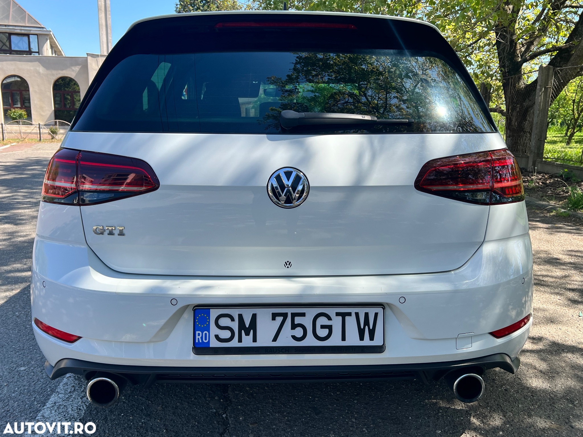 Volkswagen Golf 2.0 TSI GTI - 4
