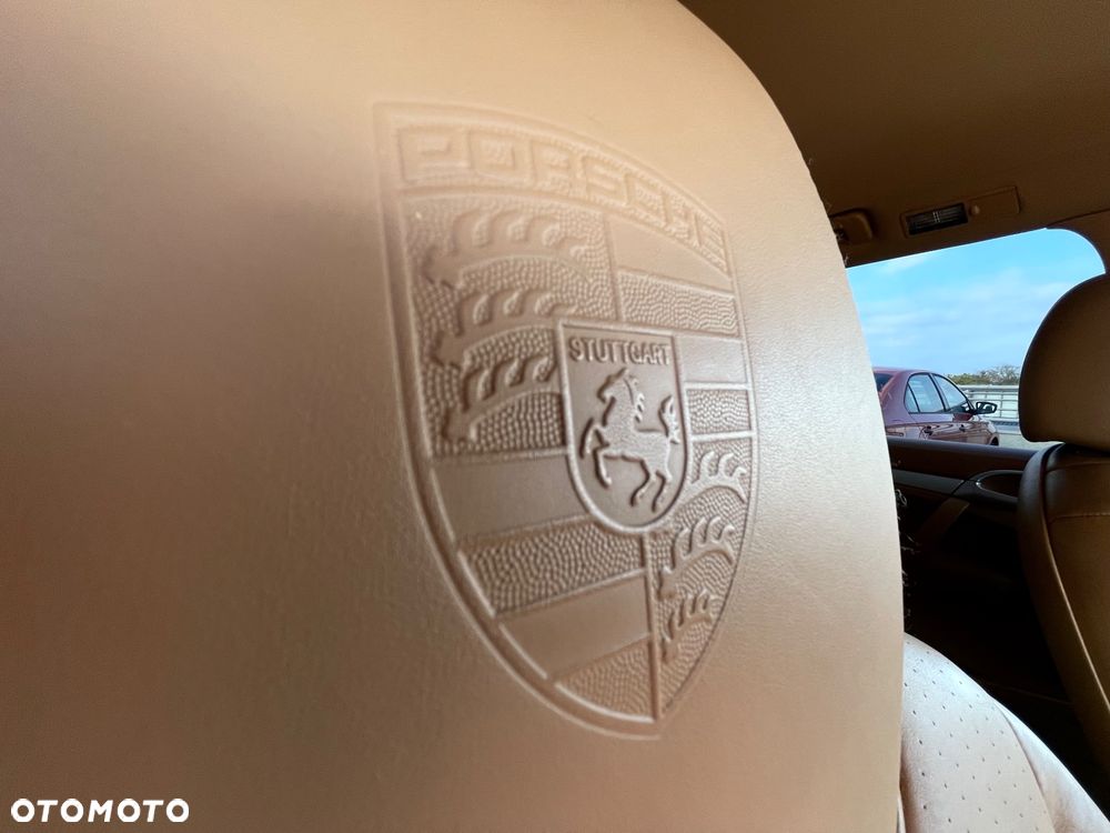 Porsche Cayenne - 23