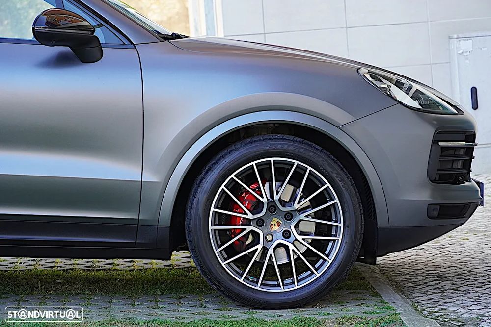 Porsche Cayenne Coupé E-Hybrid - 12