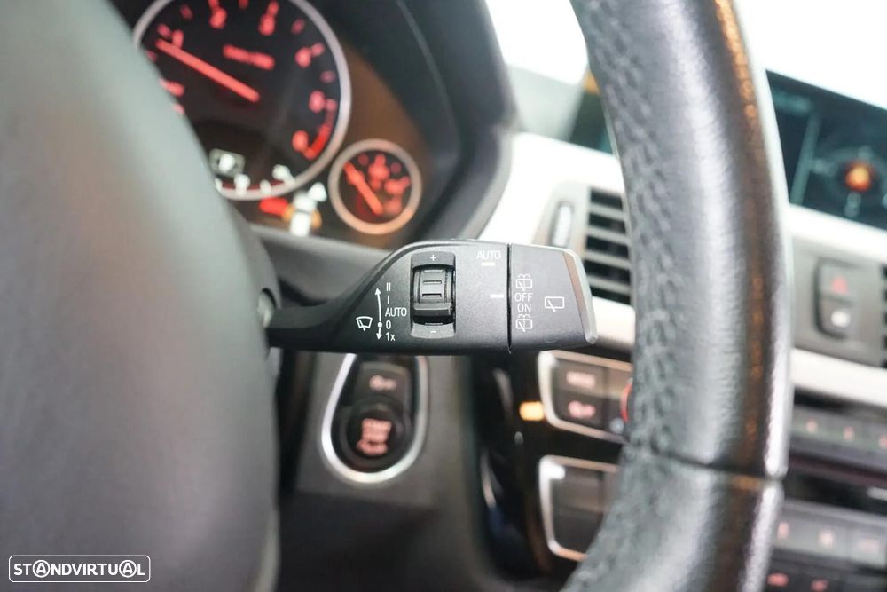 BMW 318 d Aut. Advantage - 25