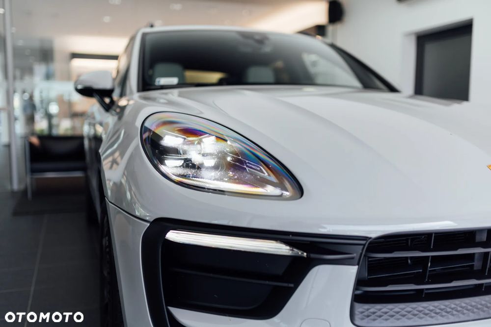 Porsche Macan Standard - 24